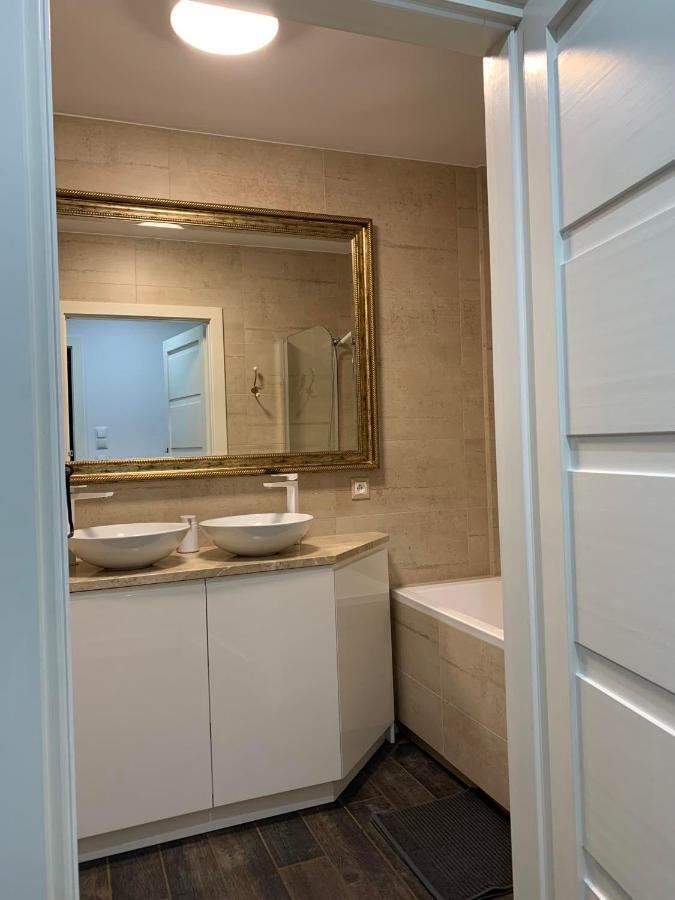 Apartament เยนเซโยฟ ภายนอก รูปภาพ